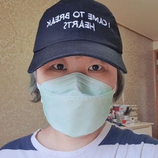 [이지아 마스크] 애니가드 더솔루션마스크 KF80 대형 컬러 4종 — 5점을 준 리뷰어가 2021년 6월 올린 사용 사진