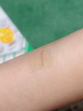 [큐어반H 커팅] 간편하게 떼서 쓰는 자외선차단 습윤밴드 (1팩/30매입) — 5점을 준 리뷰어가 2022년 12월 올린 사용 사진