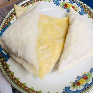 (주)성경순만두 곤약만두.콘치즈만두,삼각당면만두,당면 야끼만두,대구전통 납작만두,떡뽁이 매콤소스,달콤소스 — 5점을 준 리뷰어가 2023년 4월 올린 사용 사진