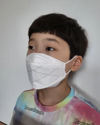 케이파이 나날마스크 [케이파이 나날] KF94 마스크 50매입 (개별포장) ,  여름에도 좋은 숨쉬기 편한 순수 국산 마스크 — 5점을 준 리뷰어가 2022년 6월 올린 사용 사진
