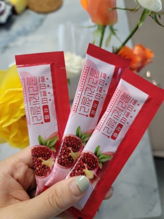 헬스업_쁘띠쁘띠석류콜라겐젤리_20g x 14포 — 5점을 준 리뷰어가 2021년 3월 올린 사용 사진