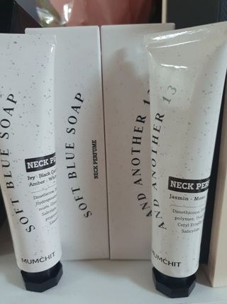 멈칫(MUMCHIT) 넥퍼퓸 NECKPERFUME 2가지 향 — 5점을 준 리뷰어가 2021년 11월 올린 사용 사진