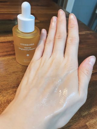 체르엠 스템앤셀 비타민 브라이트닝 에센스 30ml 1개 — 5점을 준 리뷰어가 2021년 8월 올린 사용 사진