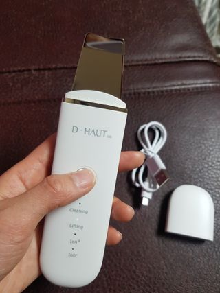 디하우트 랩 4 in 1 갈바닉 아쿠아 워터 필링기 스킨스크러버 — 5점을 준 리뷰어가 2021년 11월 올린 사용 사진