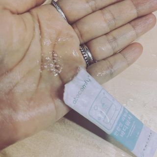 아토컴피 신생아도 사용가능한 무알러지 1회용 바디워시 여행키트 ( 독일 임상시험 완료) — 5점을 준 리뷰어가 2023년 2월 올린 사용 사진