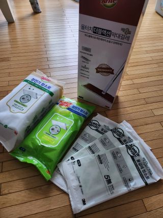 3M 스카치브라이트 비마마젠타 밀대걸레 세트+ PET 정전기청소포 대형 30매 — 5점을 준 리뷰어가 2023년 7월 올린 사용 사진