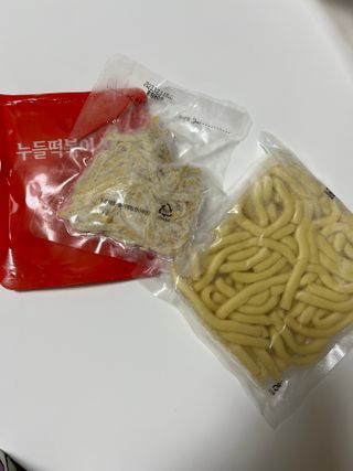 [푸딩팩토리] 요즘누들떡볶이540g + 매콤누들떡볶이 470g — 5점을 준 리뷰어가 2022년 9월 올린 사용 사진