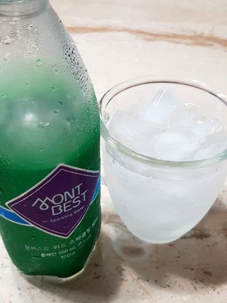 몽베스트 Montbest with Sparkling water Plain 20병 — 5점을 준 리뷰어가 2022년 7월 올린 사용 사진