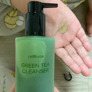 프리마인 메이크업과 들뜨는 각질까지 한방에 깐달걀로! 순하기까지한 셀베이스 그린티클렌저(200ml) — 4.5점을 준 리뷰어가 2023년 4월 올린 사용 사진