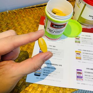 Swisse 스위스 고함량 밀크씨슬 35,000mg 60정 — 5점을 준 리뷰어가 2021년 11월 올린 사용 사진