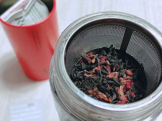 마시다 붉은 석양 빛을 담은 프리미엄 수제 블렌딩 홍차, 레드선셋블랙티 — 5점을 준 리뷰어가 2021년 3월 올린 사용 사진