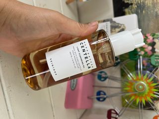 스킨1004 [SKIN1004] 마다가스카르 센텔라 라이트 클렌징 오일 200ml — 5점을 준 리뷰어가 2024년 7월 올린 사용 사진