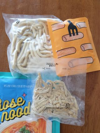 [푸딩팩토리] 로제누들떡볶이 500g / 까르보나라크림누들떡볶이 500g — 4점을 준 리뷰어가 2022년 8월 올린 사용 사진