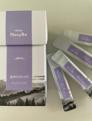 프롬노시베_이너뷰티 올데이 리지 스틱 — 5점을 준 리뷰어가 2021년 4월 올린 사용 사진