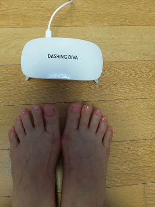 데싱디바 글레이즈 젤네일 그라데이션 네일_5종 중 택 1 — 4점을 준 리뷰어가 2021년 8월 올린 사용 사진