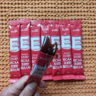[인디닥터] 타이탄 BCAA 프로틴 젤리스틱 — 5점을 준 리뷰어가 2022년 6월 올린 사용 사진