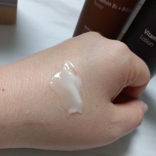마리엔메이 비타민C 비피다 로션 + 비타민 B5 비피타 토너 — 5점을 준 리뷰어가 2021년 9월 올린 사용 사진