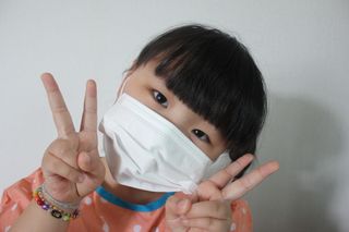 JHWORLD 스누피 마스크 정품 스누피 닥터클린 국내 아동용 성인용 3중 MB필터 일회용 덴탈마스크 50매 — 5점을 준 리뷰어가 2021년 9월 올린 사용 사진