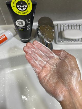 [갸스비] 지성 남성을 위한 포어케어 클렌징폼 — 5점을 준 리뷰어가 2021년 10월 올린 사용 사진