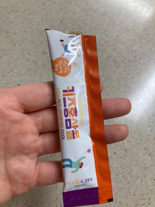 베거스코리아 [콜리케어] 키즈 홍삼콜리 딸기맛 14포 — 5점을 준 리뷰어가 2021년 10월 올린 사용 사진