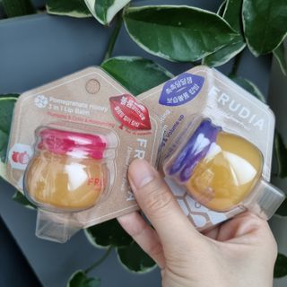 [후르디아] 올리브영 꿀과즙 립밤 2종 (블루베리/석류) — 5점을 준 리뷰어가 2022년 10월 올린 사용 사진