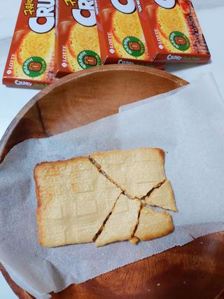 롯데제과 크런키 갈릭브레드 — 1점을 준 리뷰어가 2021년 10월 올린 사용 사진