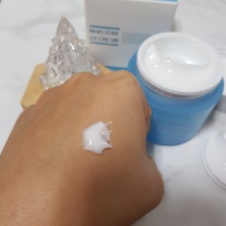 Dr.느루벗 느루벗 모이스쳐 24 크림 — 5점을 준 리뷰어가 2021년 3월 올린 사용 사진