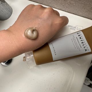 스킨1004 [SKIN1004] 마다가스카르 센텔라 앰플 폼 125ml — 5점을 준 리뷰어가 2024년 8월 올린 사용 사진