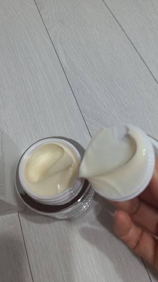 소담스퀘어 상암 라디셀 인텐시브 큐어 크림 50ml — 5점을 준 리뷰어가 2022년 11월 올린 사용 사진