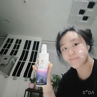 오일아리아 뉴트리 모이스처라이징 세사미 씨드 오일로션 & 데일리 디톡스 세사미 그라운즈 바디스크럽 — 4점을 준 리뷰어가 2023년 8월 올린 사용 사진