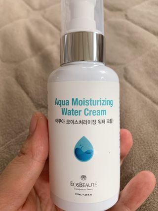약손명가코스메틱 에오스보떼 아쿠아 모이스처라이징 워터 크림 — 4점을 준 리뷰어가 2022년 1월 올린 사용 사진