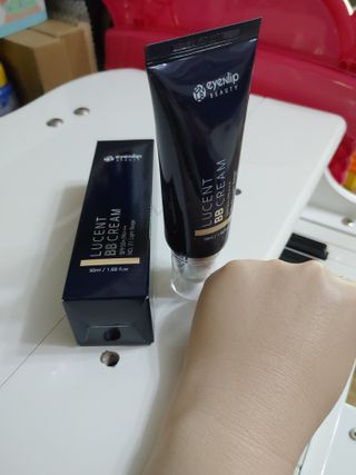 아이앤립 / EYENLIP 아이앤립 루센트 비비크림 2 Color — 5점을 준 리뷰어가 2021년 5월 올린 사용 사진
