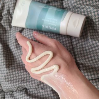 [후르디아] 올리브영 저자극 비건바디로션 — 5점을 준 리뷰어가 2023년 3월 올린 사용 사진