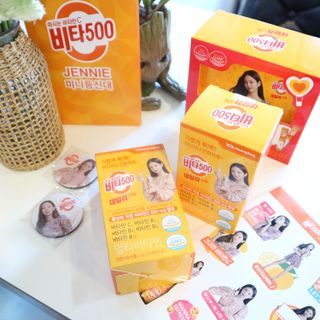 [광동제약] 비타500데일리스틱 제니 에디션60포&굿즈3종 — 5점을 준 리뷰어가 2021년 10월 올린 사용 사진