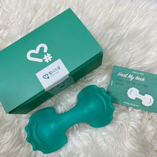 힐니스북 [힐마이넥]   거북목 통증완화를 위한 휴대용 목 안마기 — 5점을 준 리뷰어가 2022년 12월 올린 사용 사진