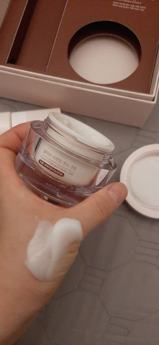 프리마인 바르기만 하면 철벽 스킨케어+24시간 마스크팩 효과. 셀라브 리제너레이팅 시스템 부스터+크림 세트 — 5점을 준 리뷰어가 2023년 4월 올린 사용 사진