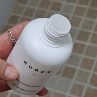 [HUREX] 휴렉스 볼류마이징 탈모완화 기능성 샴푸 150ml x 2개 — 4.5점을 준 리뷰어가 2021년 9월 올린 사용 사진