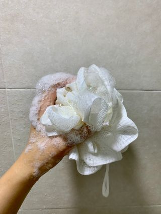 아소윤 기분좋은 향기 부드러운 거품 스파맨션 바디클렌져 5종 중 택1 + 마리아띠 샴푸두피볼 3종 중 1 랜덤발송 — 3.5점을 준 리뷰어가 2021년 7월 올린 사용 사진