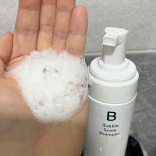 블룸비 거품 두피 샴푸 — 4.5점을 준 리뷰어가 2022년 7월 올린 사용 사진