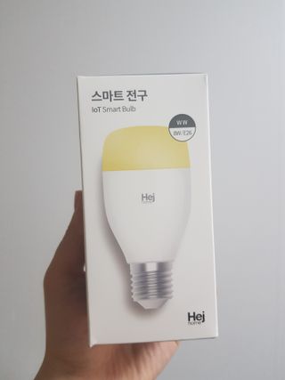 헤이홈 LED전구 화이트 스마트 전구 wifi 연결 스마트폰 연동 음성제어 원격제어 — 5점을 준 리뷰어가 2021년 5월 올린 사용 사진