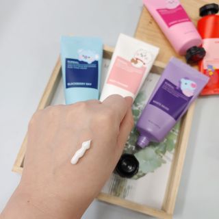 쿤달 BT21 시어버터 앤 마카다미아 퓨어 핸드크림 50ml 7구 기프트 세트 — 5점을 준 리뷰어가 2021년 3월 올린 사용 사진