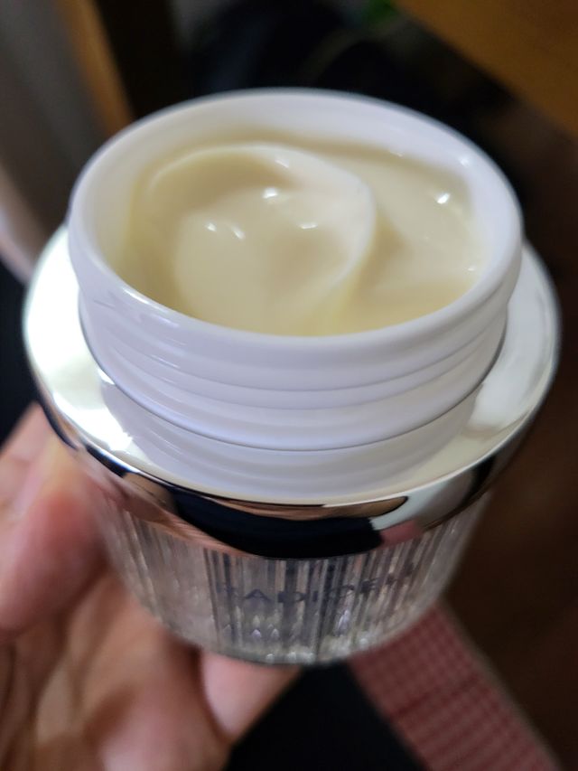 라디셀 인텐시브 큐어 크림 50ml 리뷰 사진