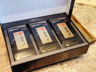 [광동제약] 광동 광옥고 홍삼 본 30포+쇼핑백 증정 — 5점을 준 리뷰어가 2021년 12월 올린 사용 사진
