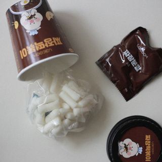 유비쿡 컵떡볶이 매운컵떡볶이2개/ 짜장컵떡볶이 2개  총 4개세트 — 5점을 준 리뷰어가 2021년 4월 올린 사용 사진
