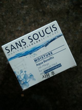 산수시 아쿠아 베네핏 24h 수부지 물광 속건조 수분크림 50ml — 5점을 준 리뷰어가 2021년 6월 올린 사용 사진