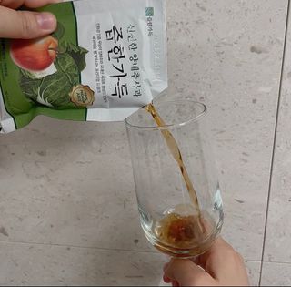 즙한가득 양배추사과즙/석류즙 30포, 선물박스 택1 — 5점을 준 리뷰어가 2022년 1월 올린 사용 사진