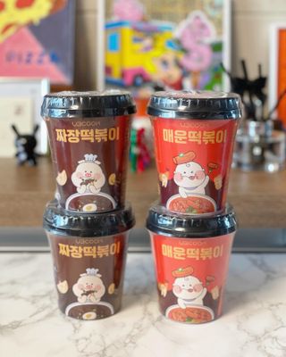 유비쿡 컵떡볶이 매운컵떡볶이2개/ 짜장컵떡볶이 2개  총 4개세트 — 5점을 준 리뷰어가 2021년 5월 올린 사용 사진