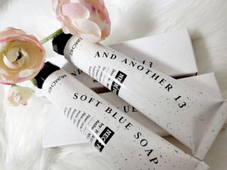 멈칫(MUMCHIT) 넥퍼퓸 NECKPERFUME 2가지 향 — 5점을 준 리뷰어가 2021년 11월 올린 사용 사진