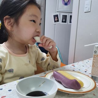 [푸디푸디] 1일1떡!  가래떡 낱개포장 아침식사 식사대용! 7종 세트 혼합 (1BOX=14개입) — 5점을 준 리뷰어가 2022년 4월 올린 사용 사진