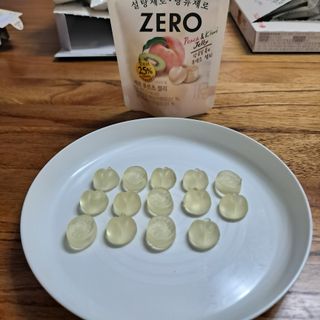 ZERO (초콜릿 칩 쿠키, 카카오 케이크, 후르츠 젤리, 아이스 콜라, 아이스 초코바) — 5점을 준 리뷰어가 2022년 6월 올린 사용 사진